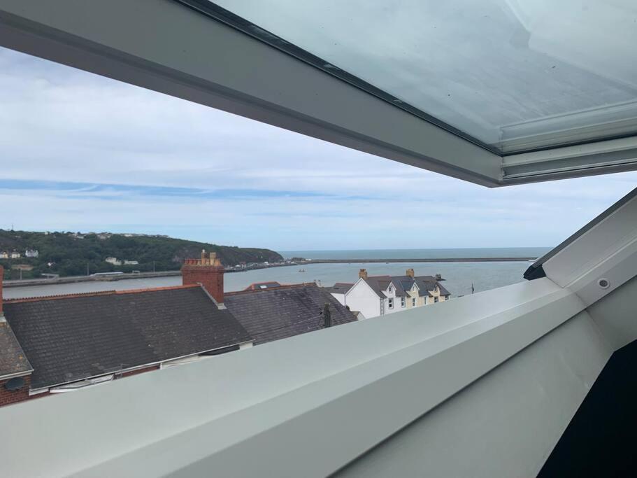 No 11, Fishguard, Ideal For Beach, Coastal Path And Town! Экстерьер фото